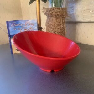 G.E.T. Angled, RED Sensations Collection. Cascading serving bowl. VIBRANT RED.